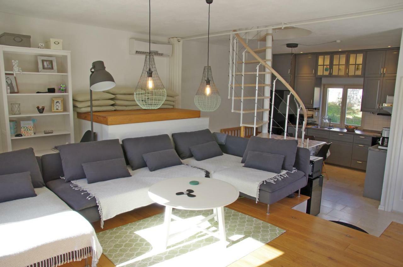 Holiday Home Nevista Sumartin Zewnętrze zdjęcie