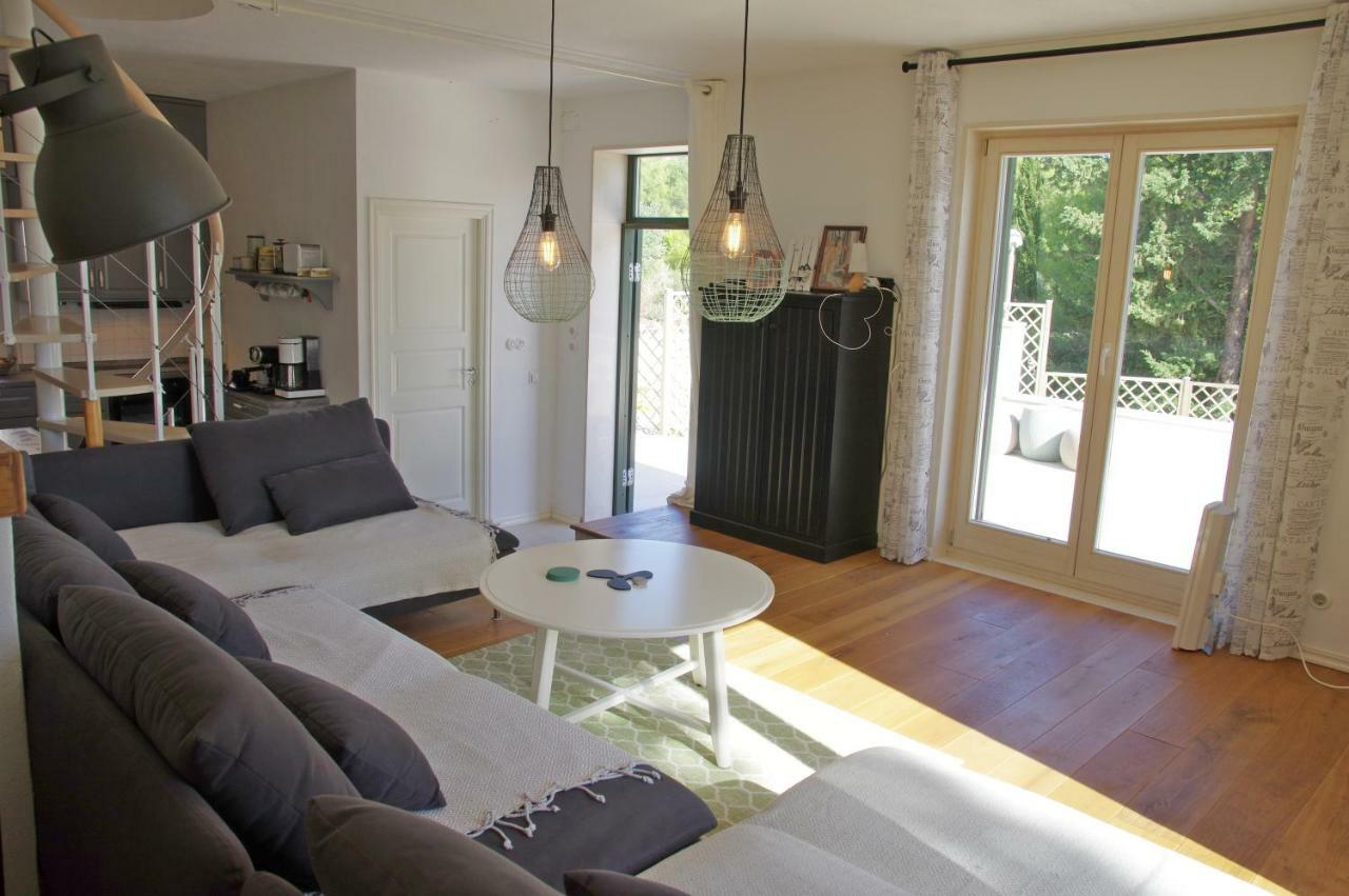 Holiday Home Nevista Sumartin Zewnętrze zdjęcie